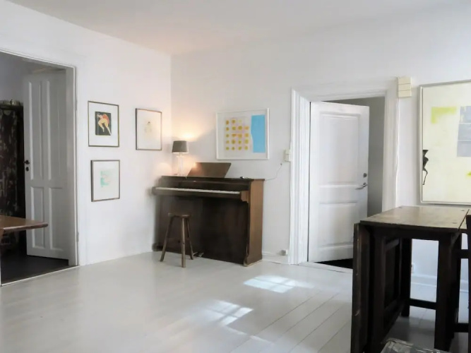 apartment historical building 1374-1