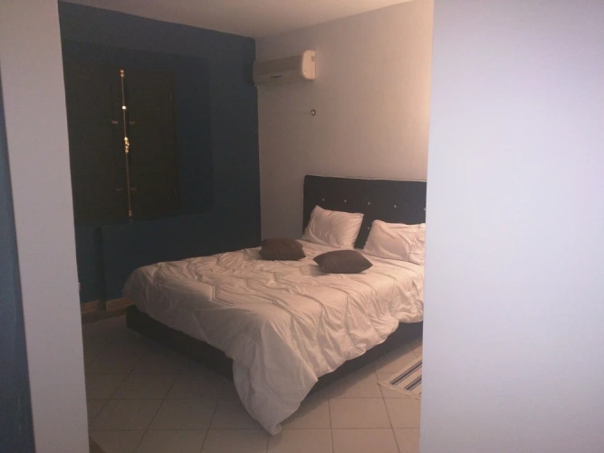 3 Bedrooms Apartment