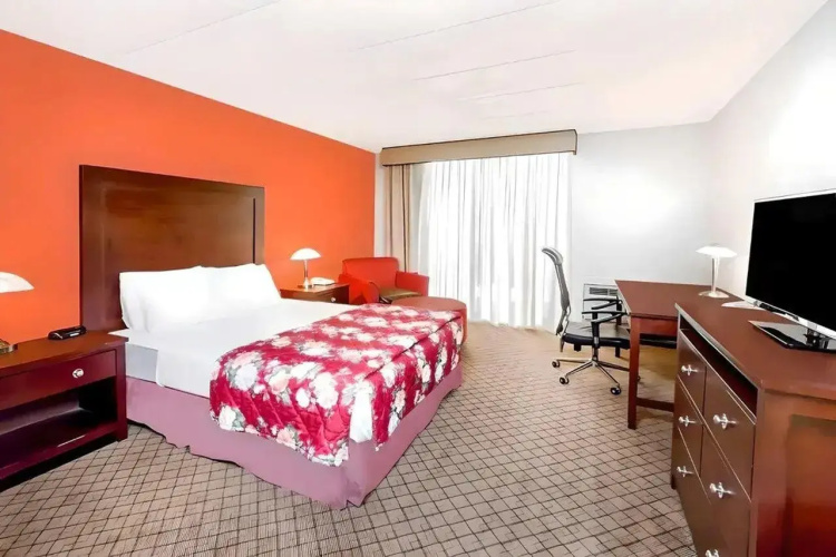 MainStay Suites Lansing West