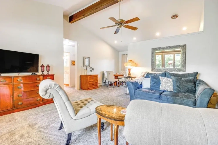 2 Bedrooms Apartment