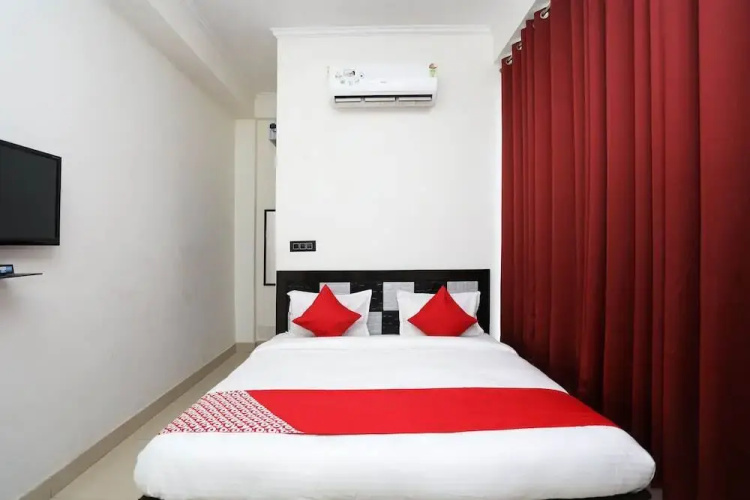 Hotel Alpine by OYO Rooms
