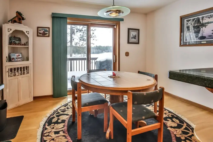 Pickerel Point Executive - 5 Br Home