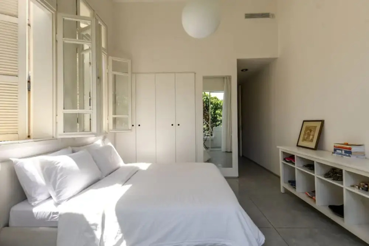 Modern & Bright 3BR apt with 2Balconies