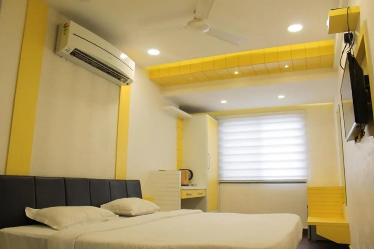 Maa Sharda Hotel