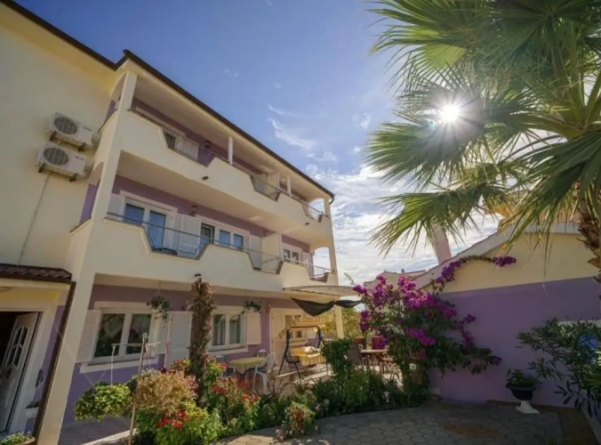 1 Bedroom Apartment with balcony