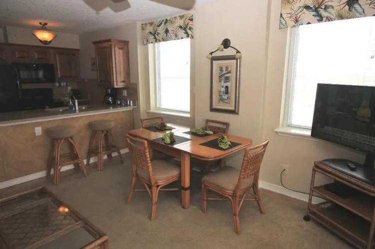 Royal Palms 201 - 2 Br Condo