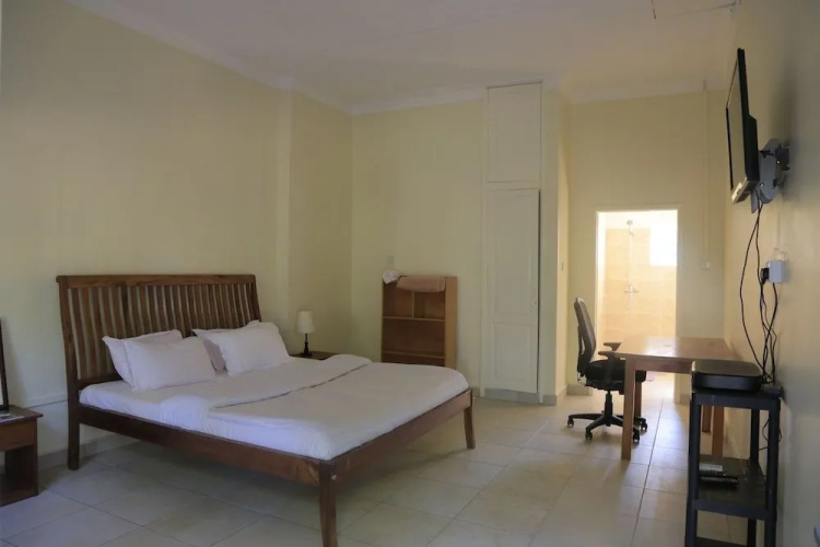 Entebbe Palm Hotel