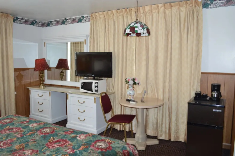 Great Lakes Motel