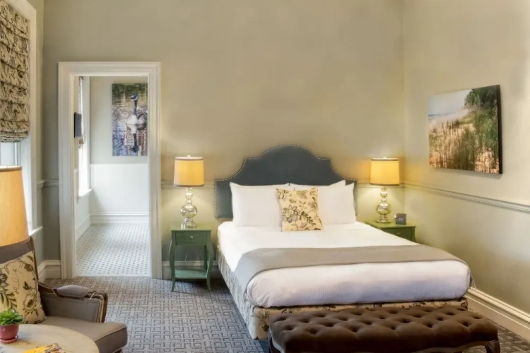 Premier room