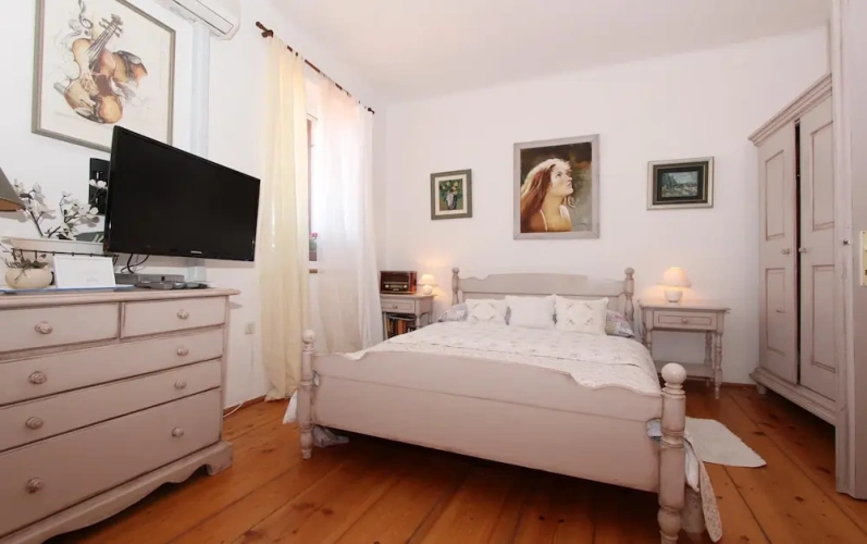 1 Bedroom Apartment with sea view