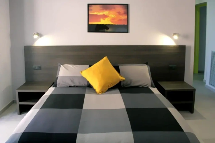 Standard Triple room