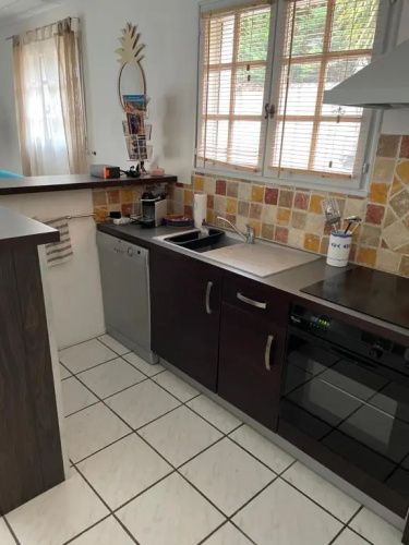 Appart. bas de villa de 50m2 avec parking privatif