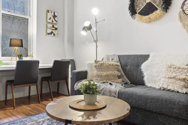2 Bedrooms Apartment