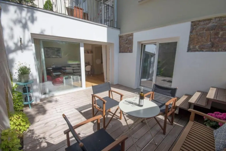 2 Bedrooms Apartment with view