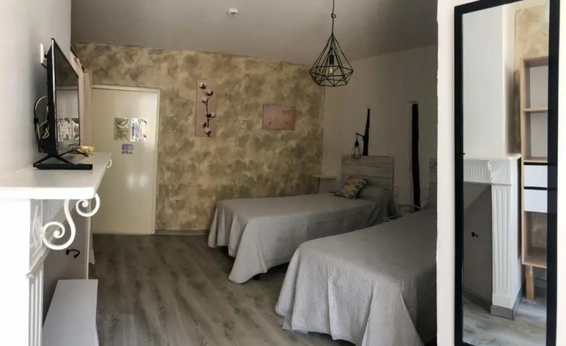 Standard Triple room
