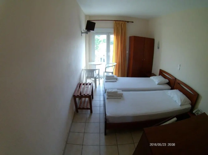 Economy Twin room with partial sea view