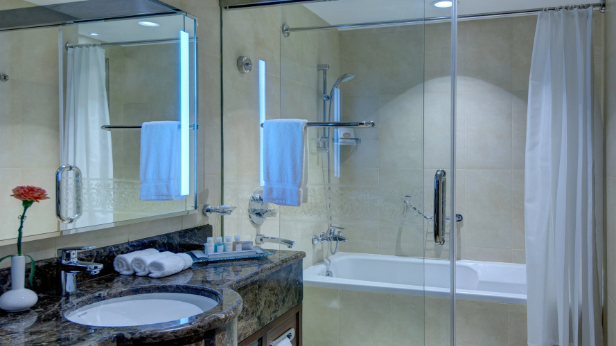 Crowne Plaza Madinah photo 9