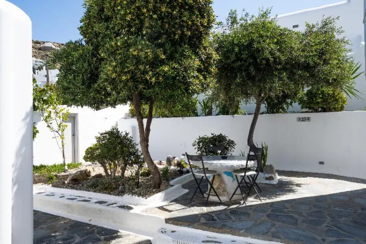 Zisis Pension