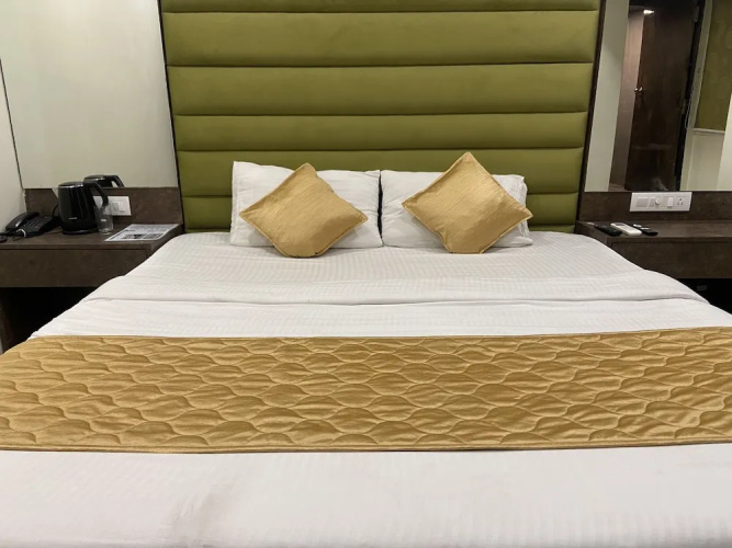 Hotel B Town
