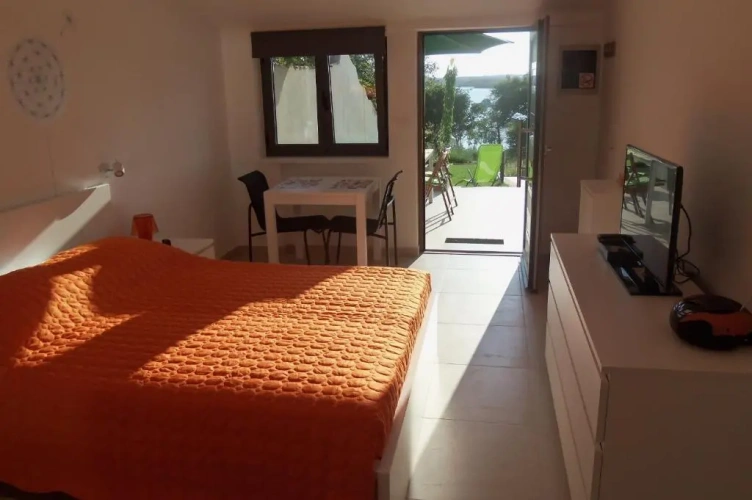 Studio with balcony and with sea view