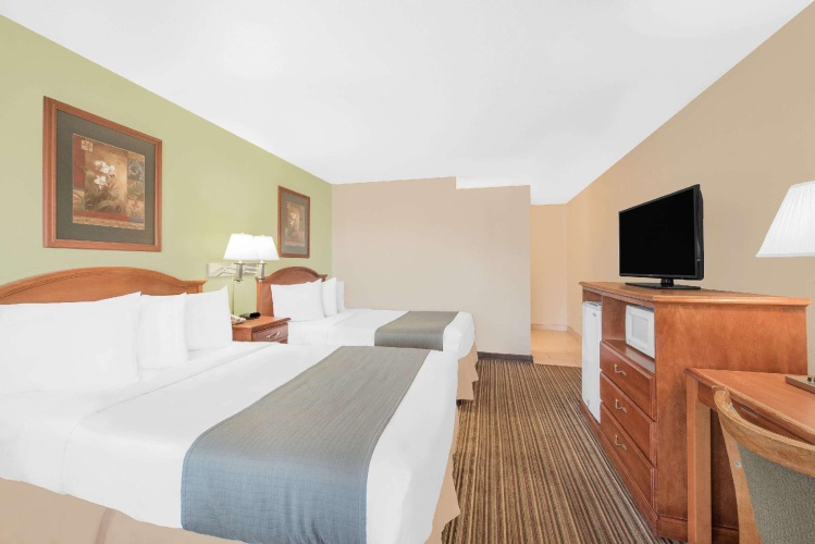 Standard Quadruple room