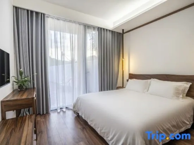 Standard Double room with courtyard view