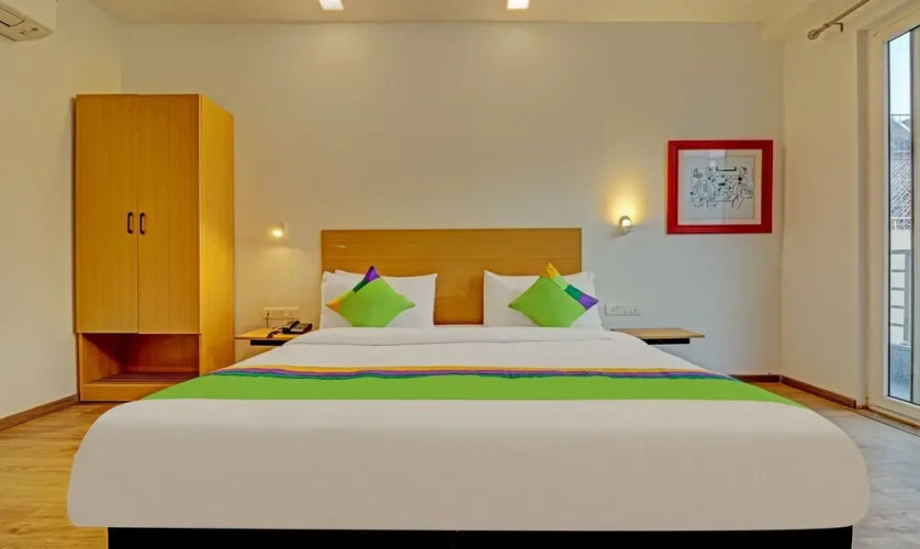 Chs Medanta by Treebo Rooms