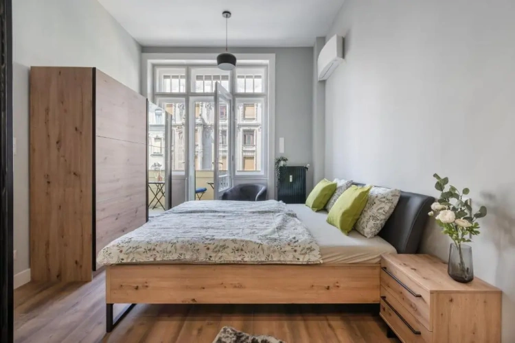 2 Bedrooms Apartment