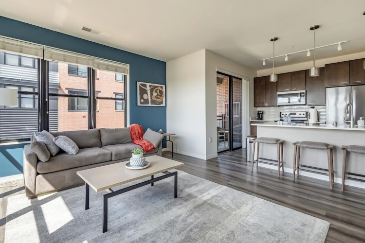 2 Bedrooms Apartment