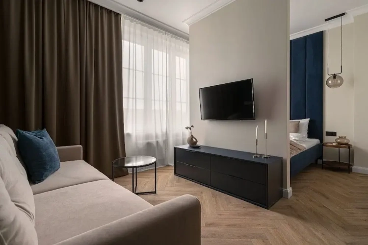 Suite with city view