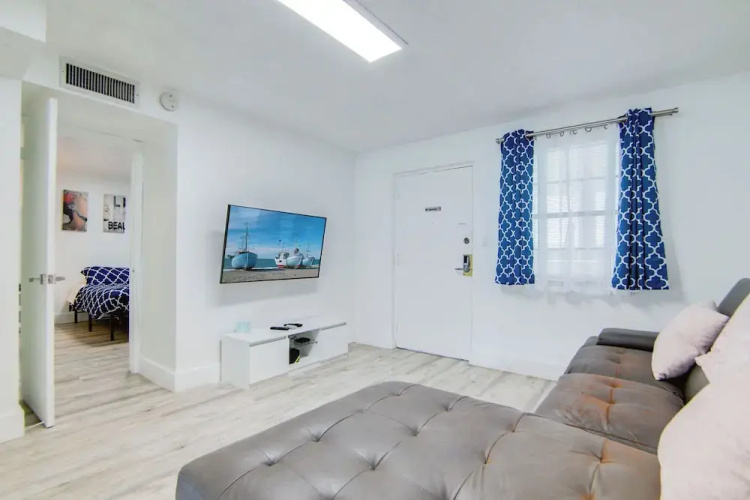 Collins 2 Bedroom With Free Parking By Deco 305 - South Beach, FL