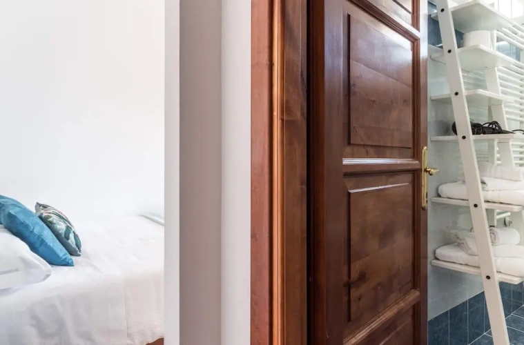 Economy Double room with balcony and with courtyard view