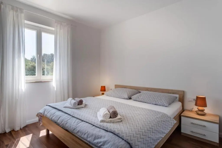 Apartment Mirna