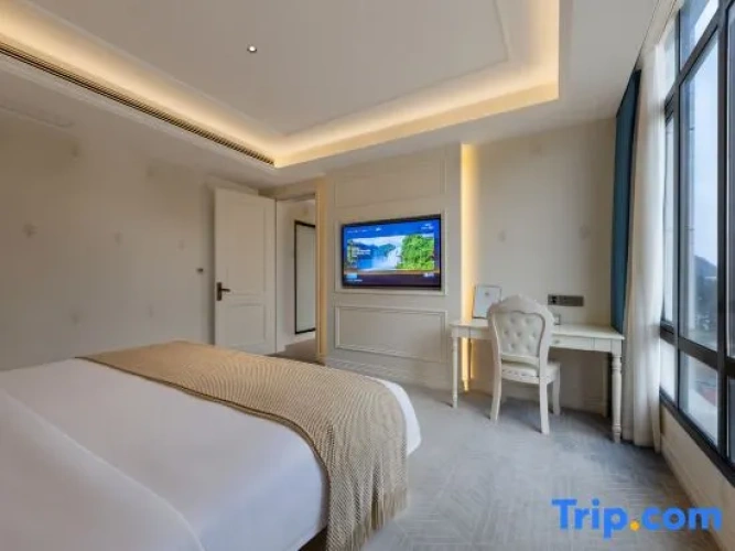 1 Bedroom Business Suite