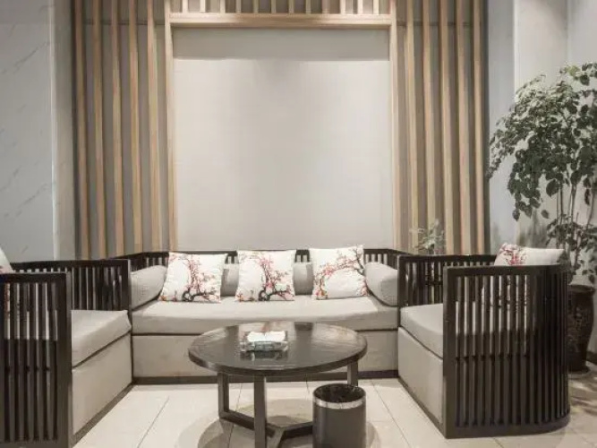 Lingxiu Hotel