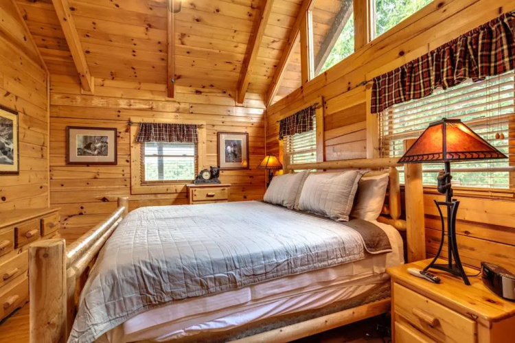 2 Bedroom Cabin for 8