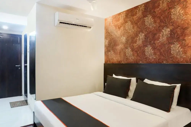 Hotel Singhs Residency by OYO Rooms