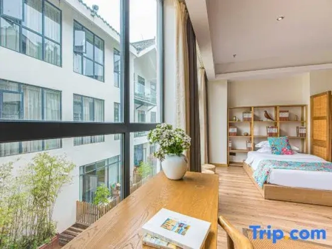 Deluxe Double room with garden view