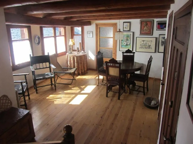 3 Bedrooms Cottage
