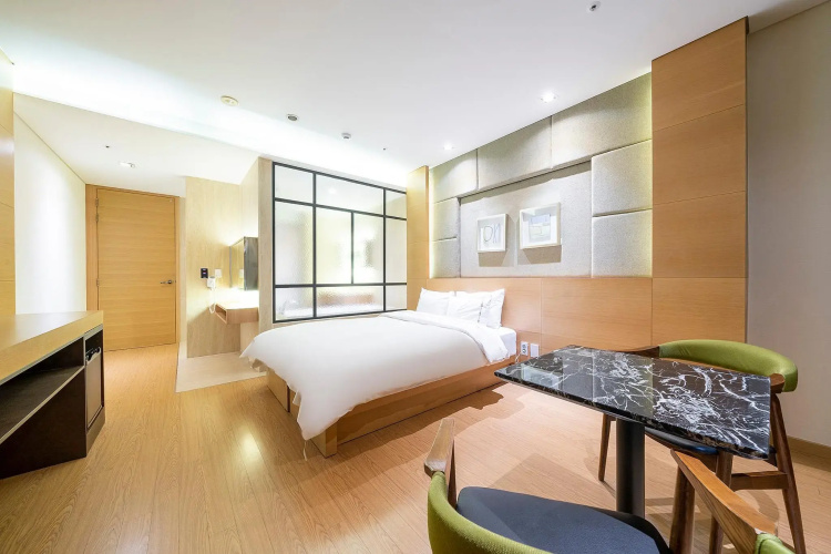 Business Design Hotel LUV