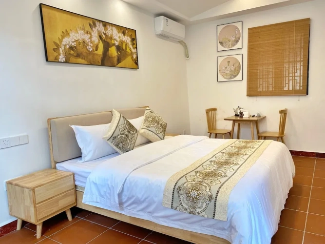 5 Bedrooms Standard Double room with balcony