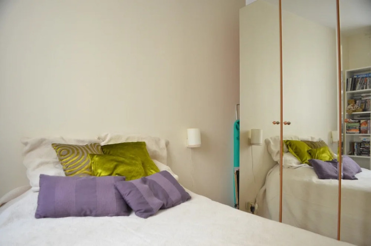 Bright Montmartre 1 Bedroom Flat - Image 10