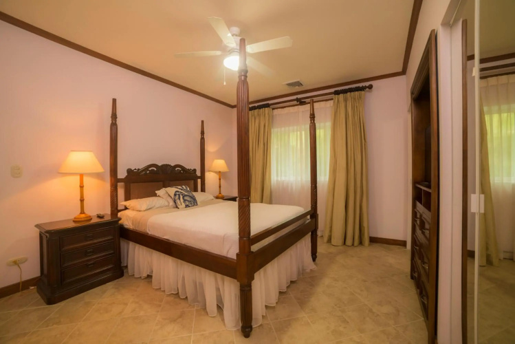 Nice ground floor 3 bedroom with golf view