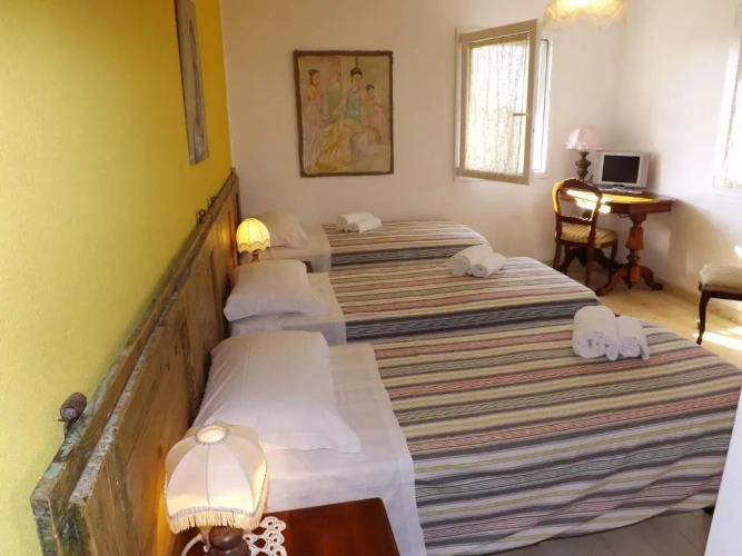 Standard Triple room