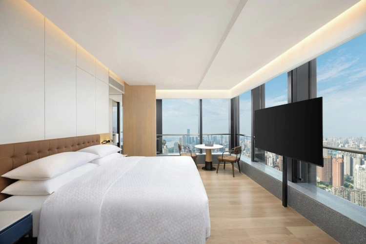 Standard Double room with city view