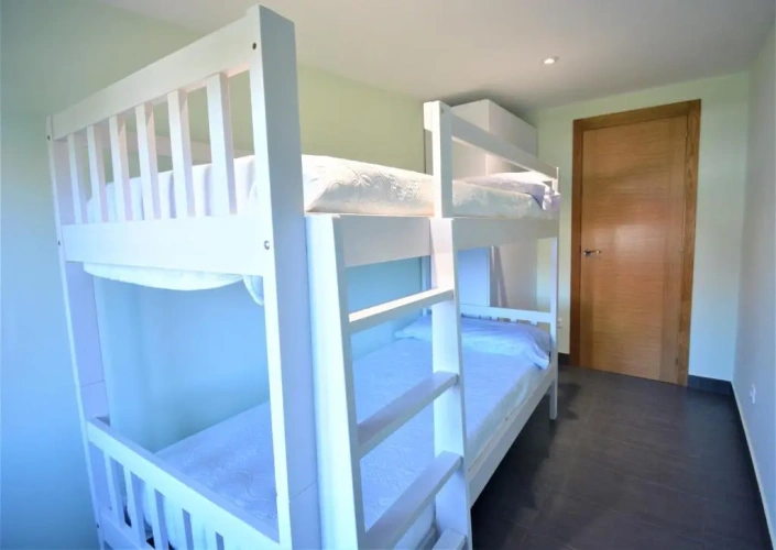 3 Bedrooms Apartment
