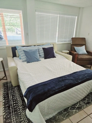 2 Bedrooms Cottage with balcony