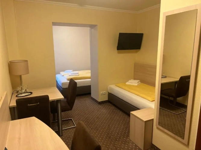 Standard Triple room