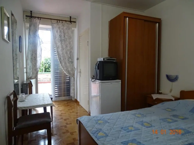 Standard Triple room with view