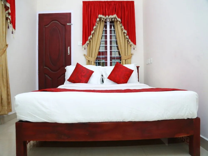 Oyo 15548 Mackal Residency
